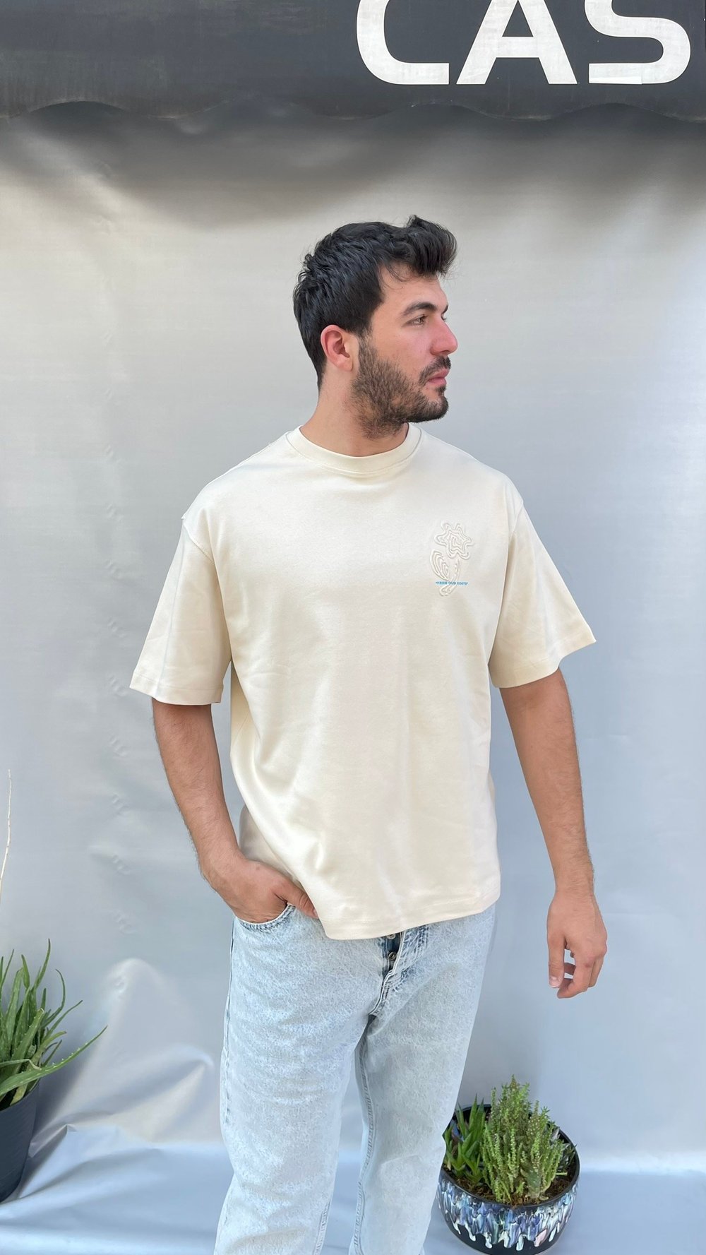Krem Modal Oversize Nakış Detaylı Erkek Tişört