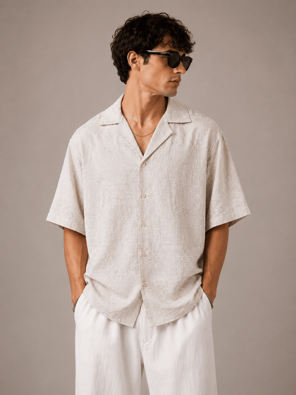 Krem Çiçek Nakışlı Oversize Erkek Gömlek