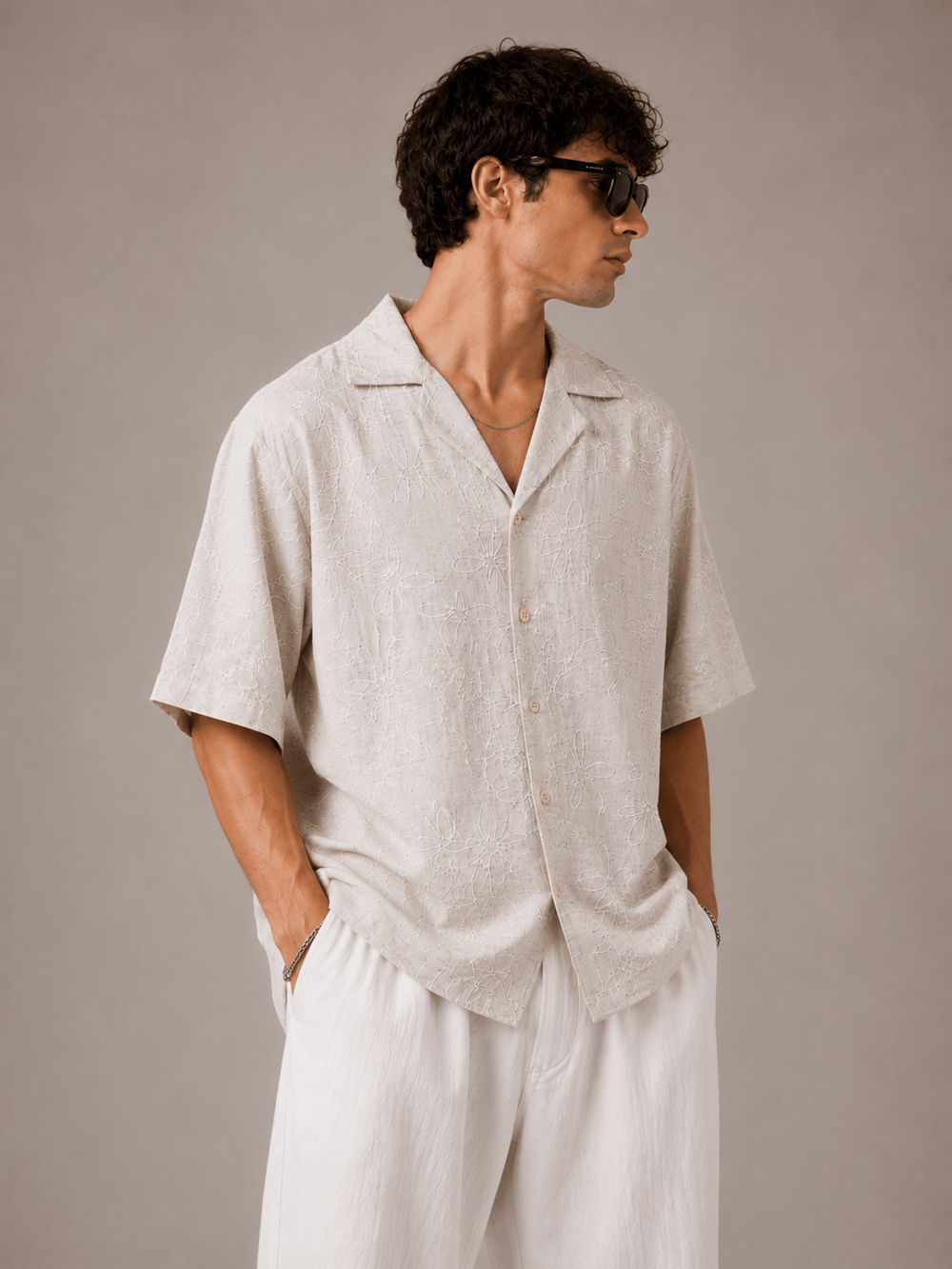 Krem Çiçek Nakışlı Oversize Erkek Gömlek