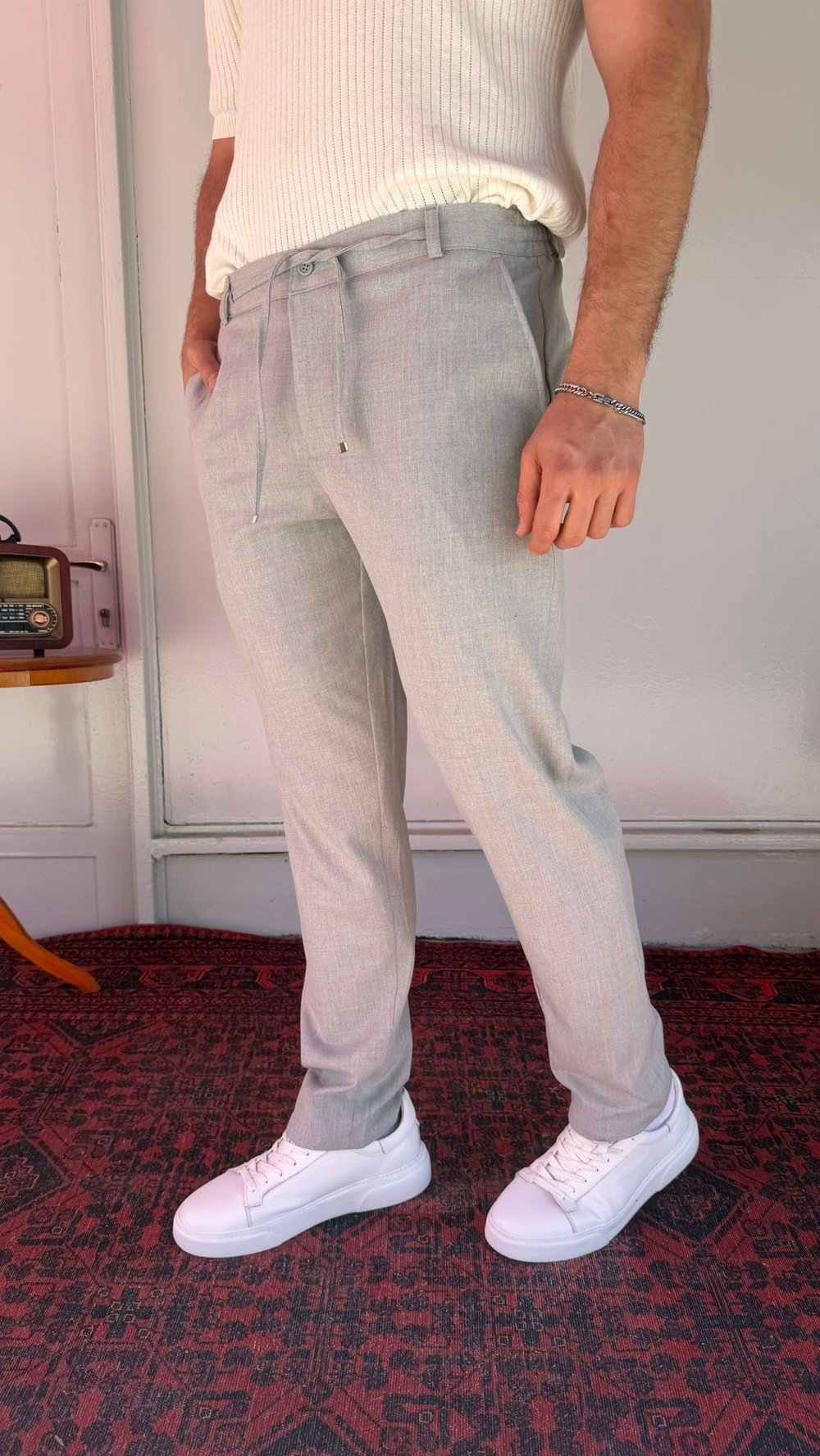Gümüş Gri Pilesiz Bağcıklı Erkek Pantolon