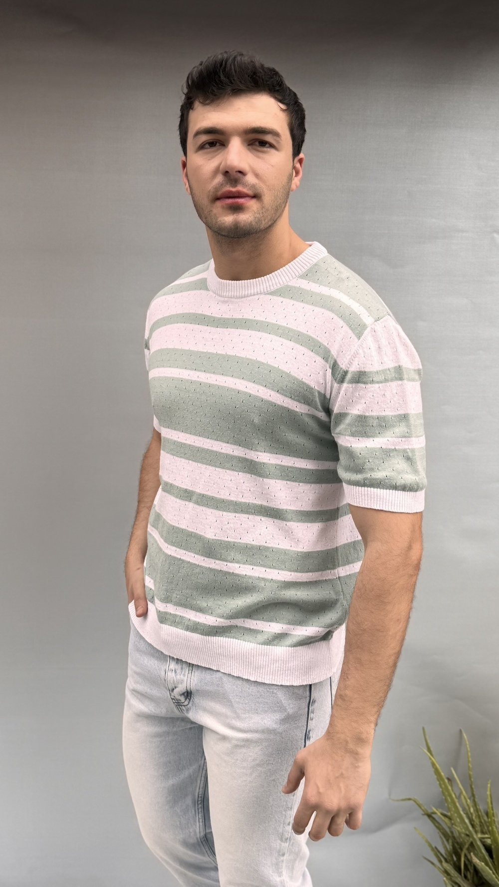 Çizgi Detay Delikli Triko T-shirt