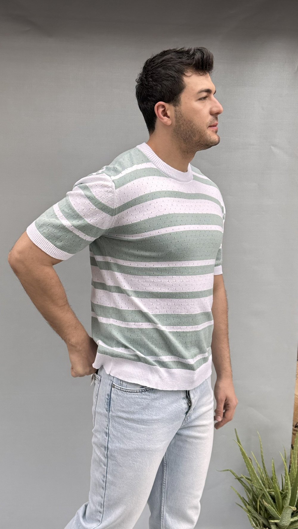 Çizgi Detay Delikli Triko T-shirt