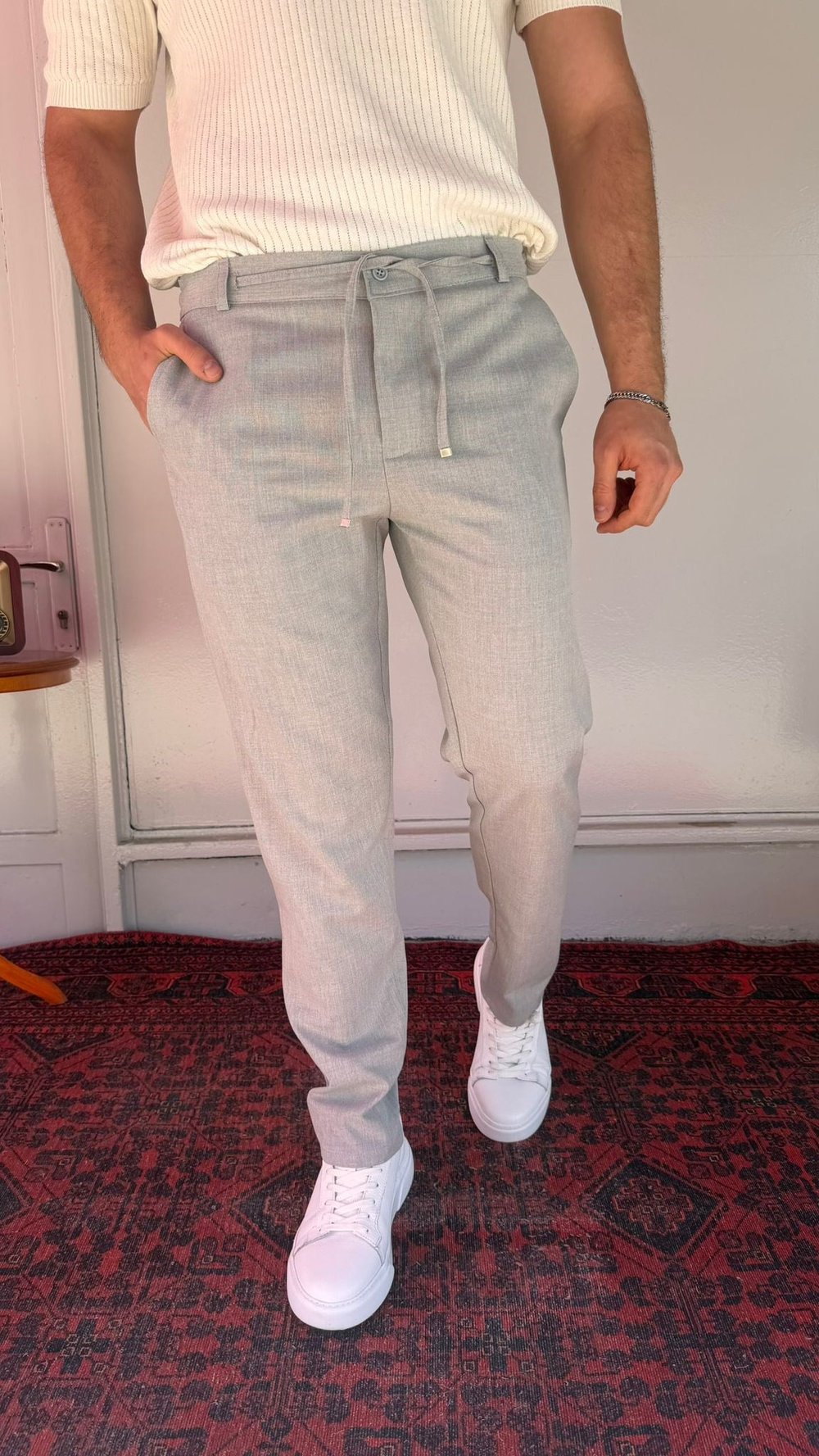 Gümüş Gri Pilesiz Bağcıklı Erkek Pantolon