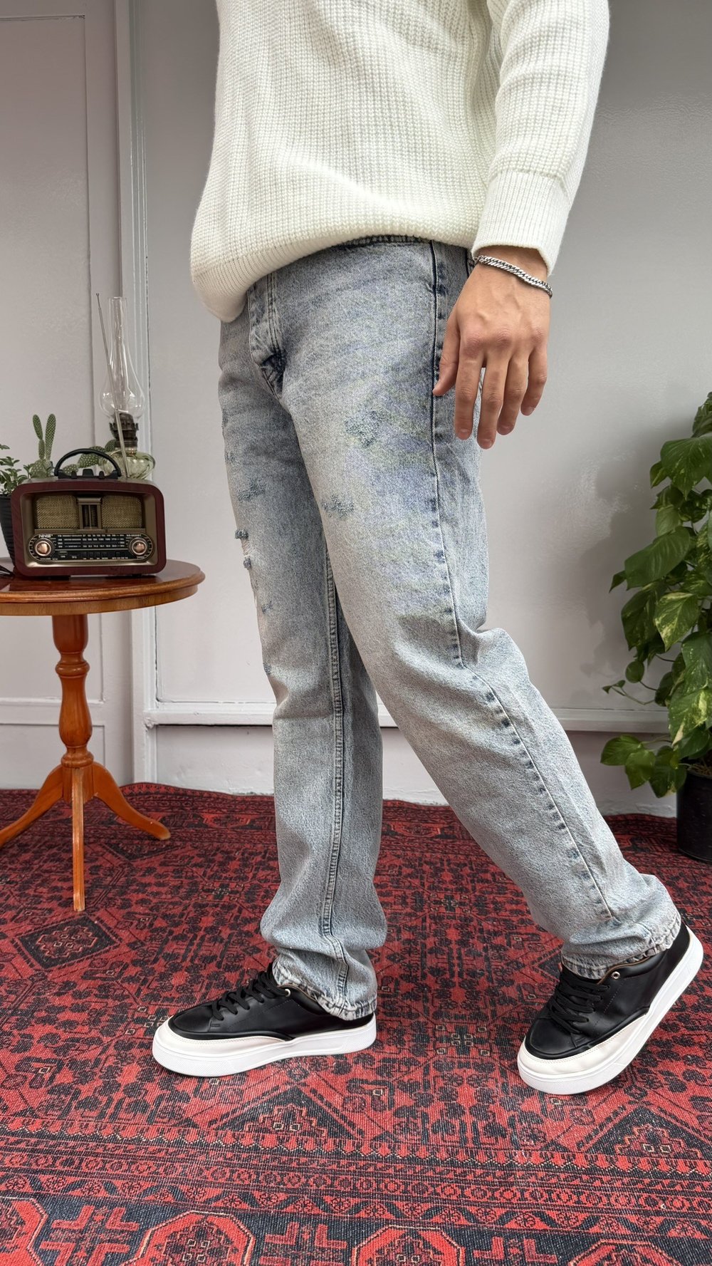 Keps Tek Diz Üstü Yırtık Baggy Jean