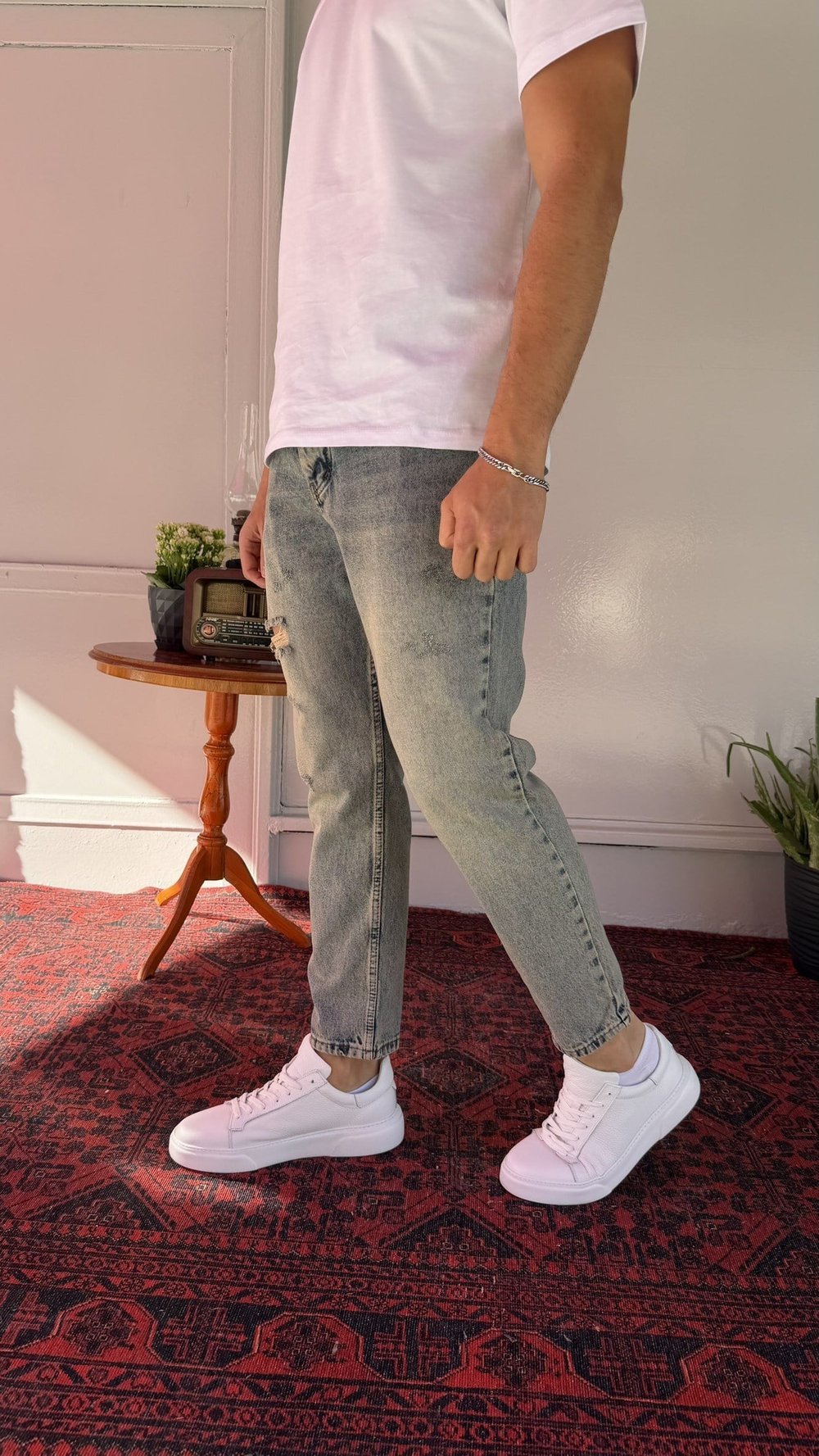 Tek Diz Üstü Yırtık Boyfriend Jean
