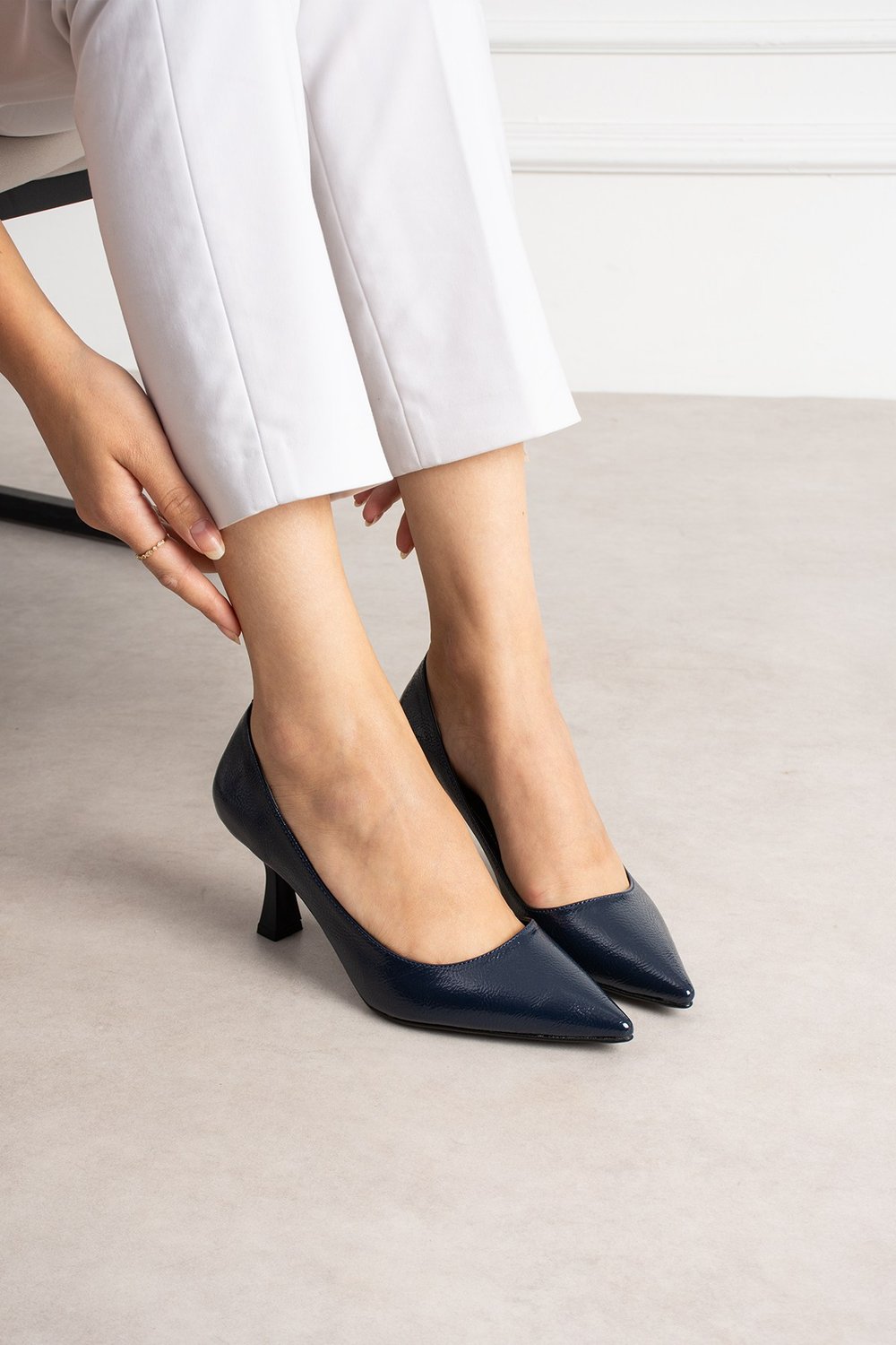 BELEN Lacivert Kadın Kırışık Rugan Sivri Burun 7 Cm İnce Topuklu Stiletto Ayakkabı