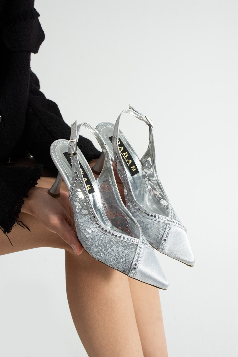 LACEORA Kadın Gümüş Sivri Burun 10 cm Topuklu Dantel Dokulu İnci Detaylı Slingback Abiye Ayakkabı