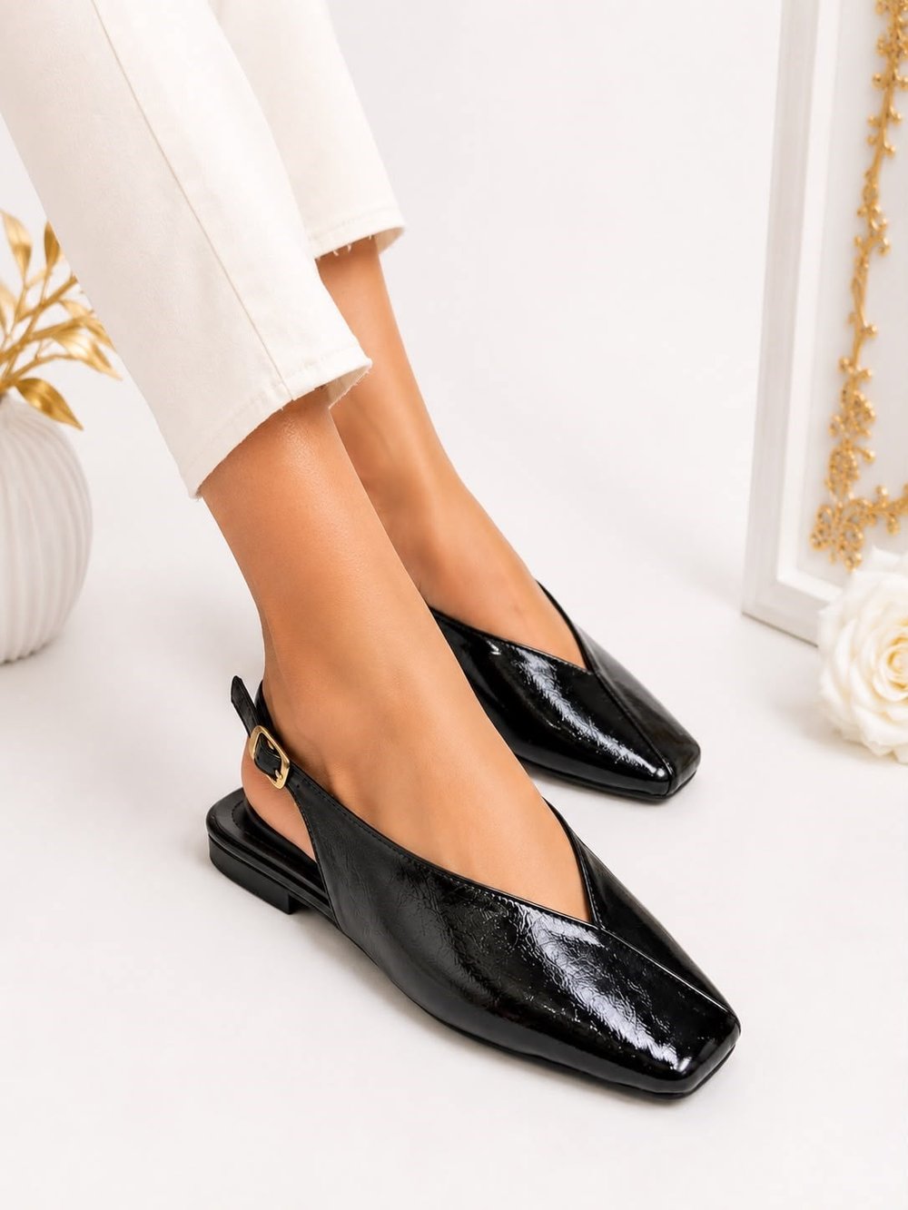 LIVORA Kadın Siyah Kare Burun Tokalı Düz Taban Slingback Casual Babet Ayakkabı