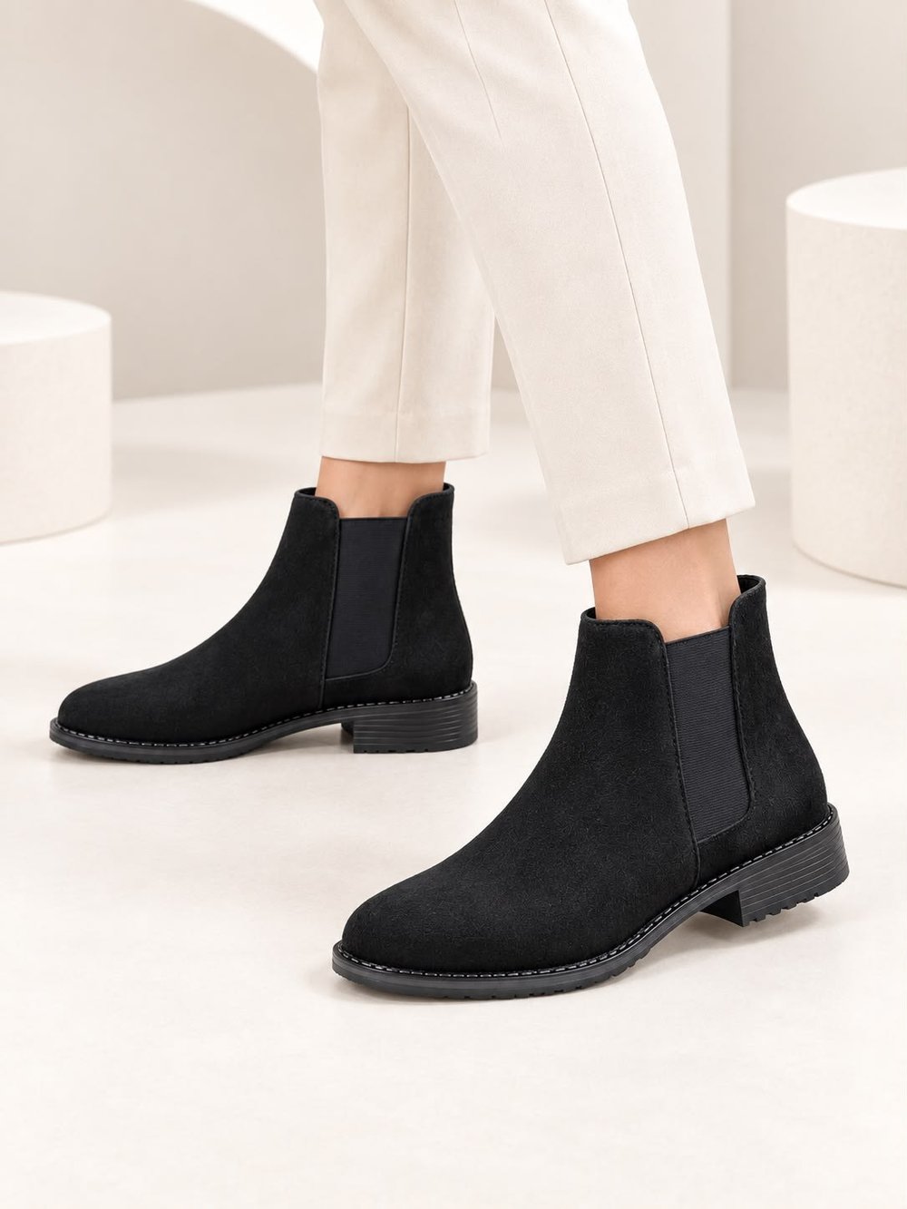 MARAL Kadın Siyah Süet Yuvarlak Burun Lastik Detaylı 3 Cm Topuklu Kaymaz Taban Chelsea Bot Bootie