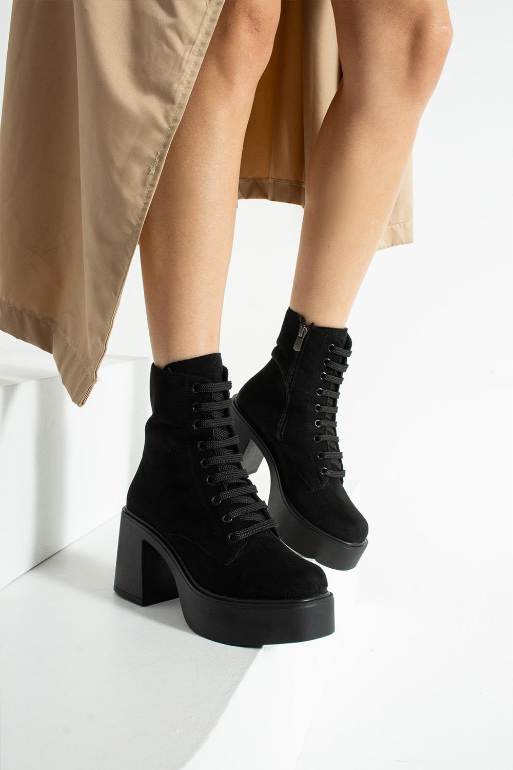 MELVIAN Kadın Siyah Lüks Süet Bağcıklı Fermuarlı İçi Kürklü 8 Cm Kalın Topuklu 3 Cm Platform Bot Bootie