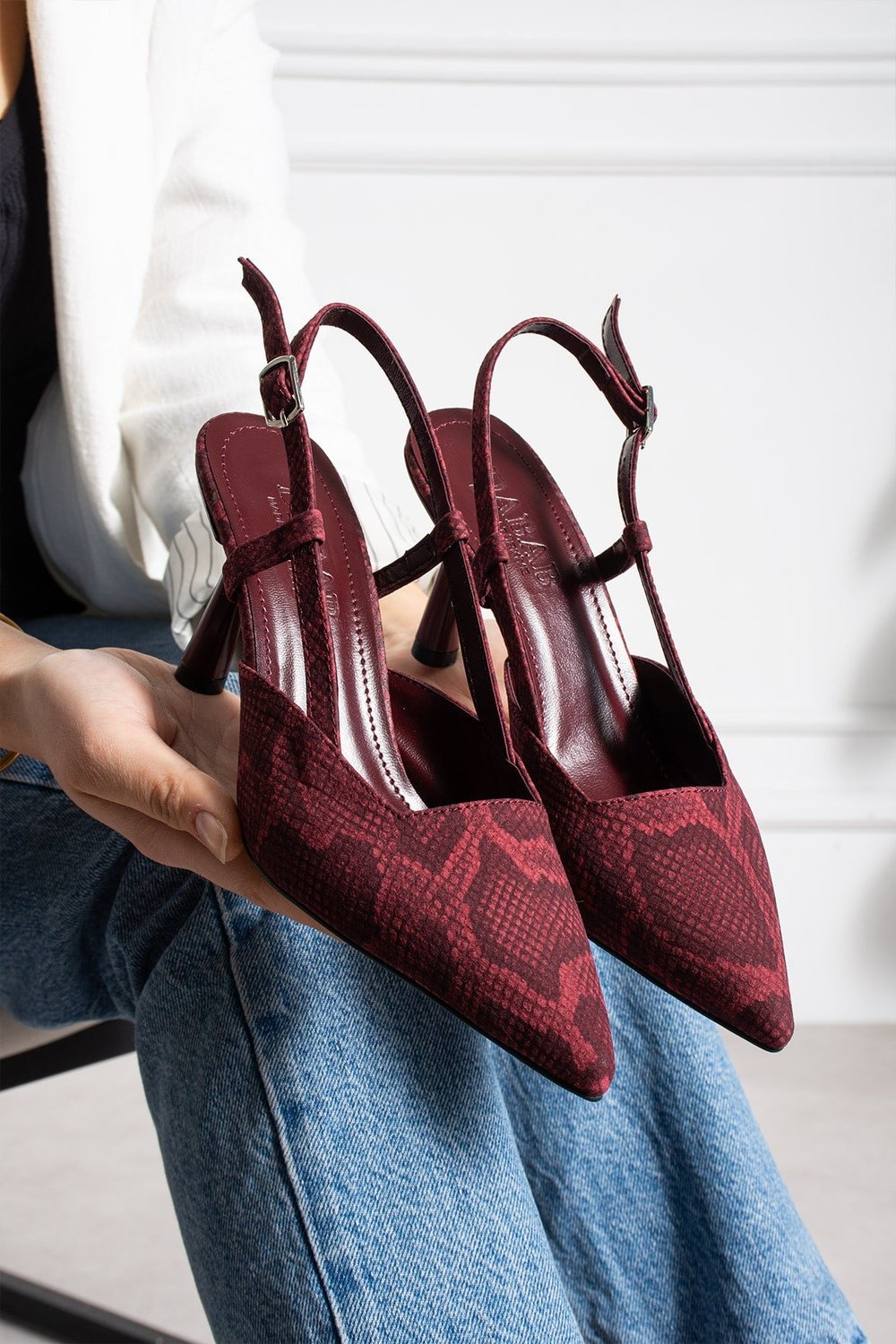 SNAPE Kadın Bordo Yılan Desenli Sivri Burun 7 cm Topuklu Slingback Ayakkabı