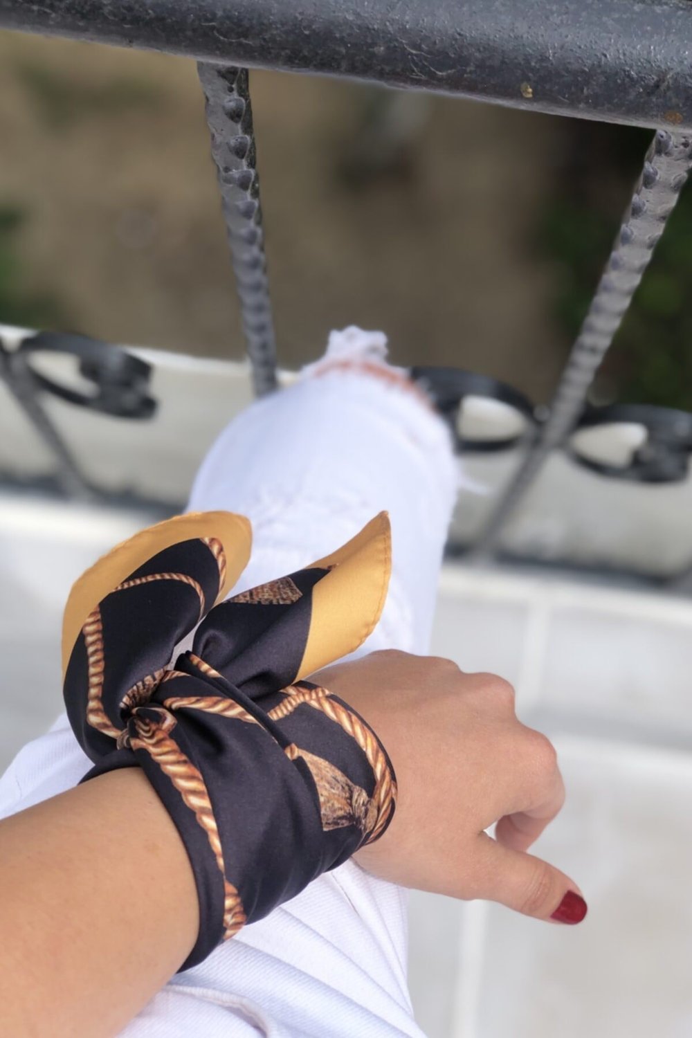 ¿ Gold Siyah Marıe Fular Bandana Kadın