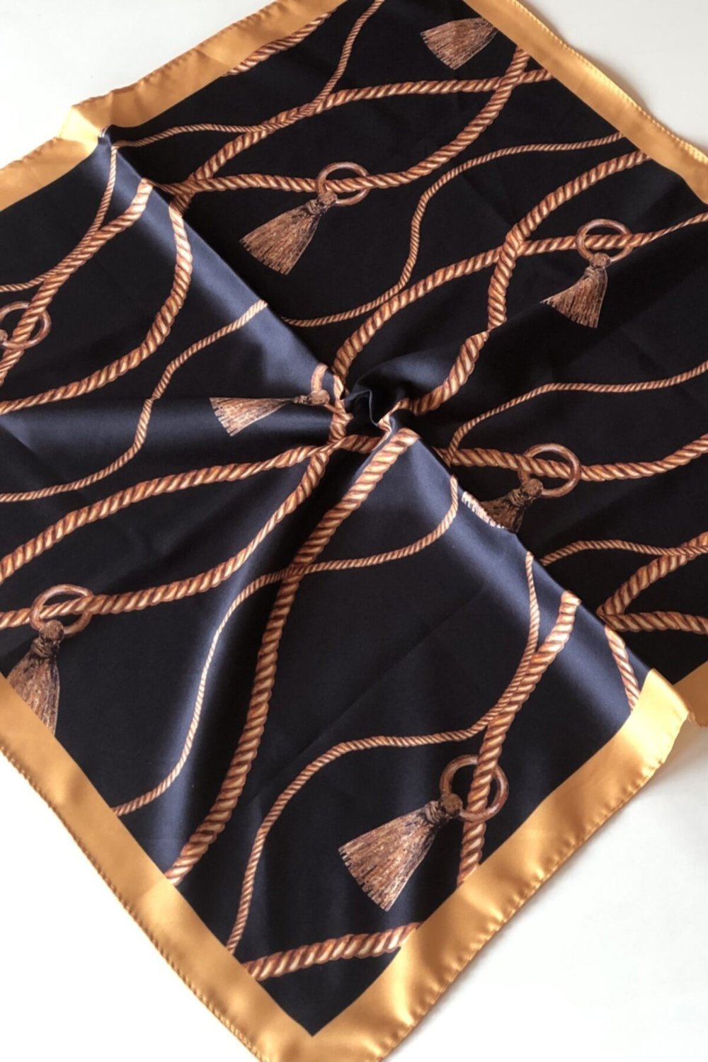 Gold Bordürlü Siyah Marıe Fular Bandana Kadın Giyim