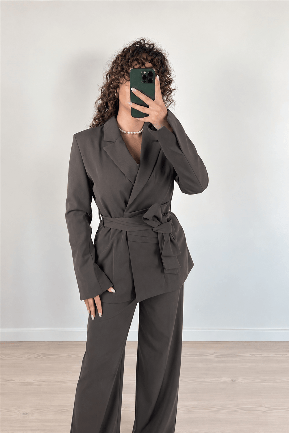 Kahverengi Kuşak Detaylı Blazer Ceket Pantolon Takım