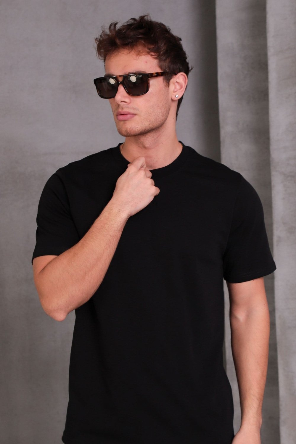 Unisex Slim Fit Dar Kesim %100 Pamuk Yumuşak Dokulu Siyah Bisiklet Yaka Tişört
