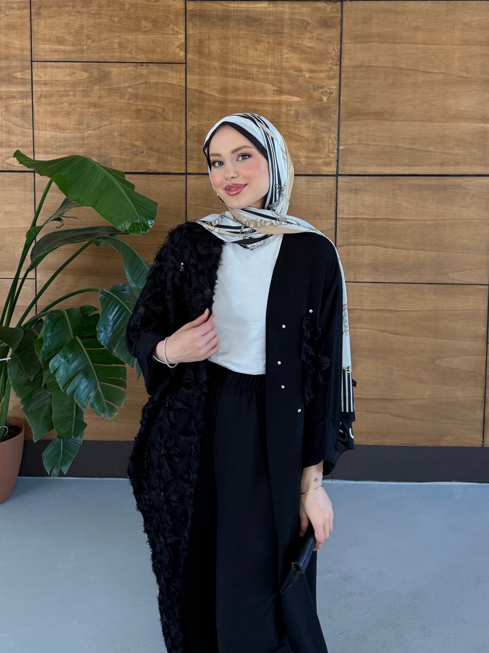 Elya İşlemeli Yarasa Kol Keten Takım - Siyah