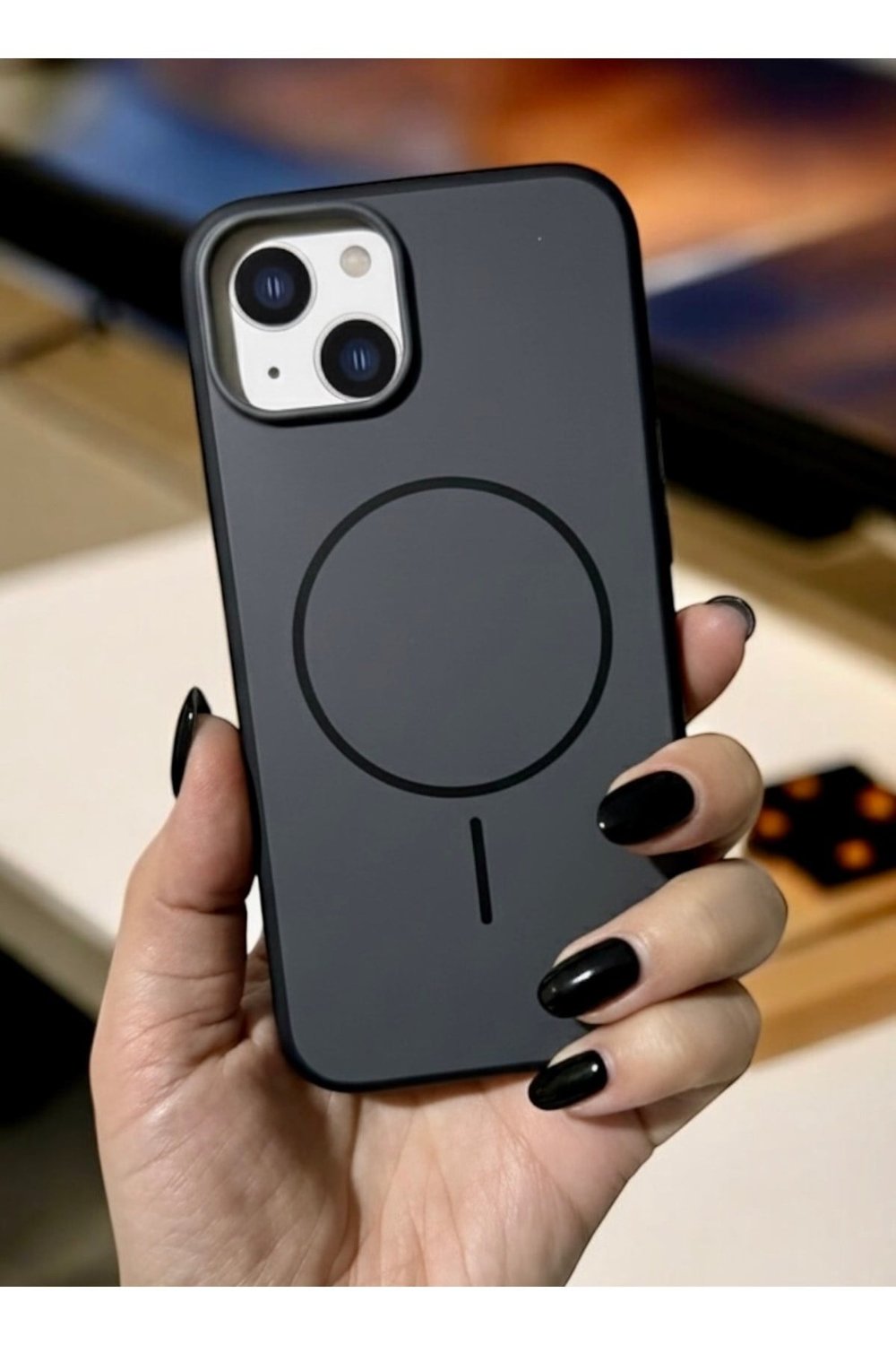 Iphone 13 Uyumlu MagSafeli Siyah iPhone Kılıfı, Darbe Korumalı, Metal Tuşlu