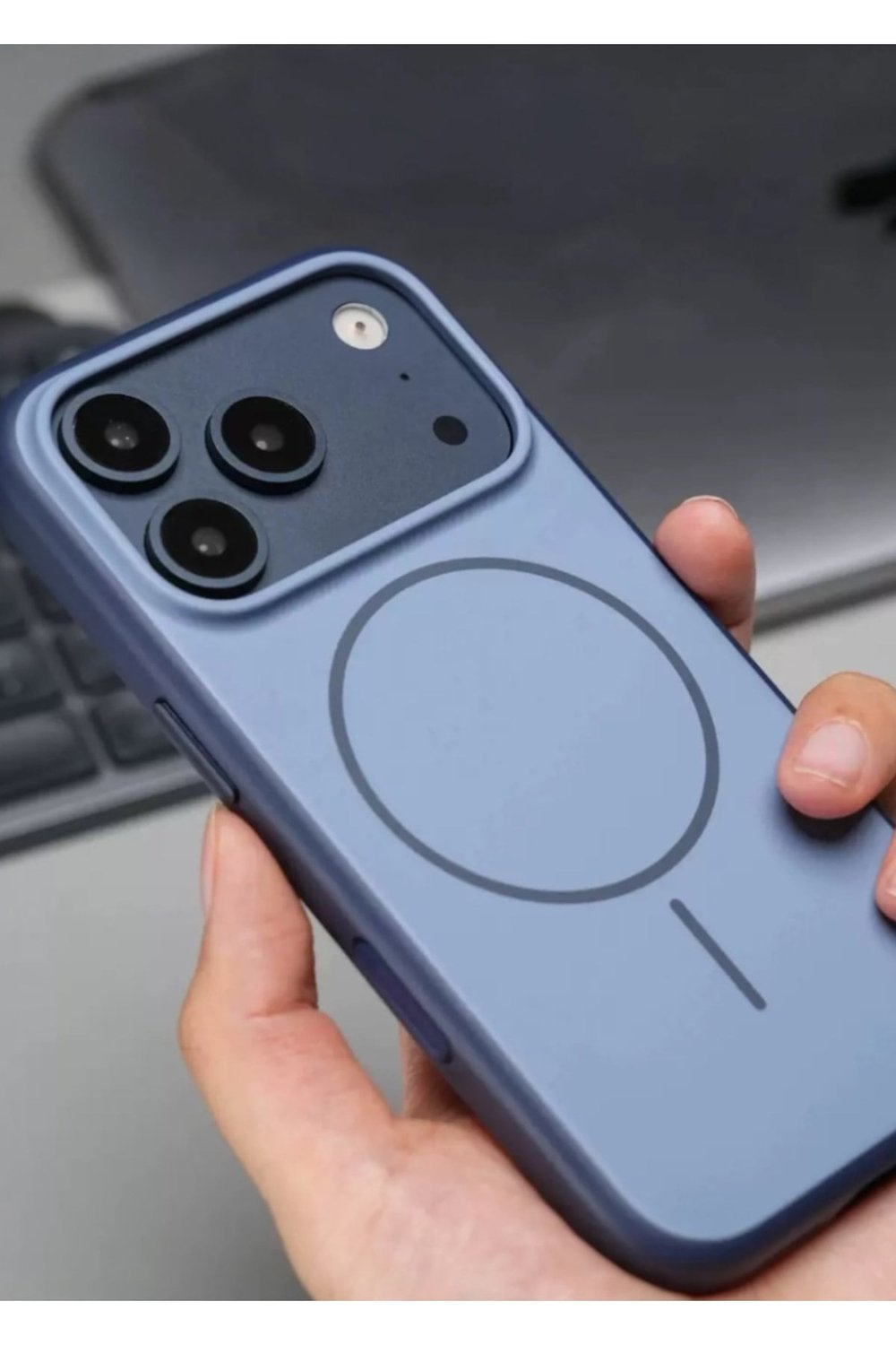 Iphone 17 Pro Uyumlu Mavi Renk, MagSafeli, Metal Tuşlu, Mat Silikon Kılıf, Kamera ve Darbe Korumalı