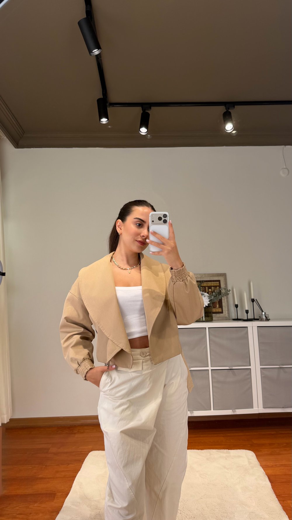 BELTED CROP TRENÇKOT CAMEL