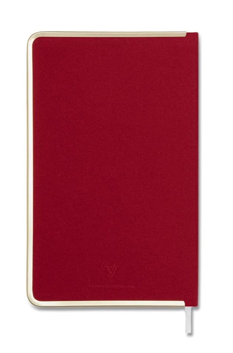 Victorias Journals Monaco Süet Sert Kapak Defter 100Gr. 96 Yaprak 13X21 Cm. Kenar Altın Demir Ve Altın Yaldız Çizgiliı Kırmızı