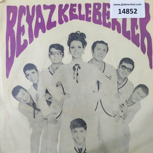 beyaz-kelebekler-uc-beyaz-kelebek-otme-ee-5cc.jpg