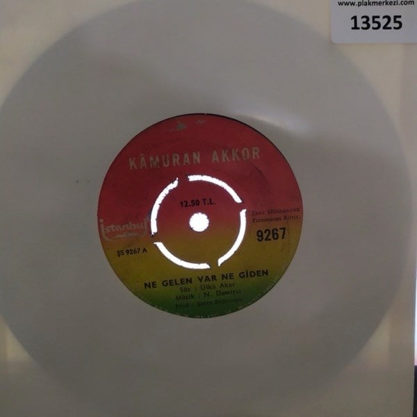 kamuran-akkor-ne-gelen-var-ne-gideneve-4f8-8c.jpg