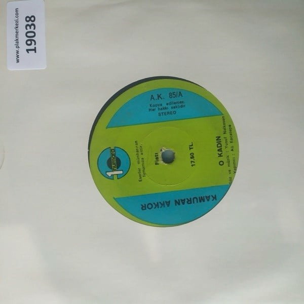 kamuran-akkor-o-kadin-albumlerden-cika-607b-4.jpg