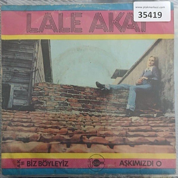 lale-akat-biz-boyleyiz-askimizdi-o-tr4-7a8c7d.jpg
