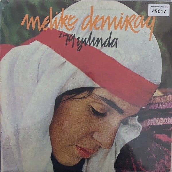 melike-demirag-melike-demirag-79-yilin-f54-31.jpg