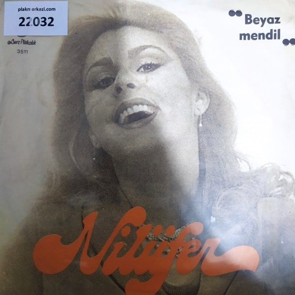 nilufer-beyaz-mendil-oh-oh-arka-kapak---e620-.jpg