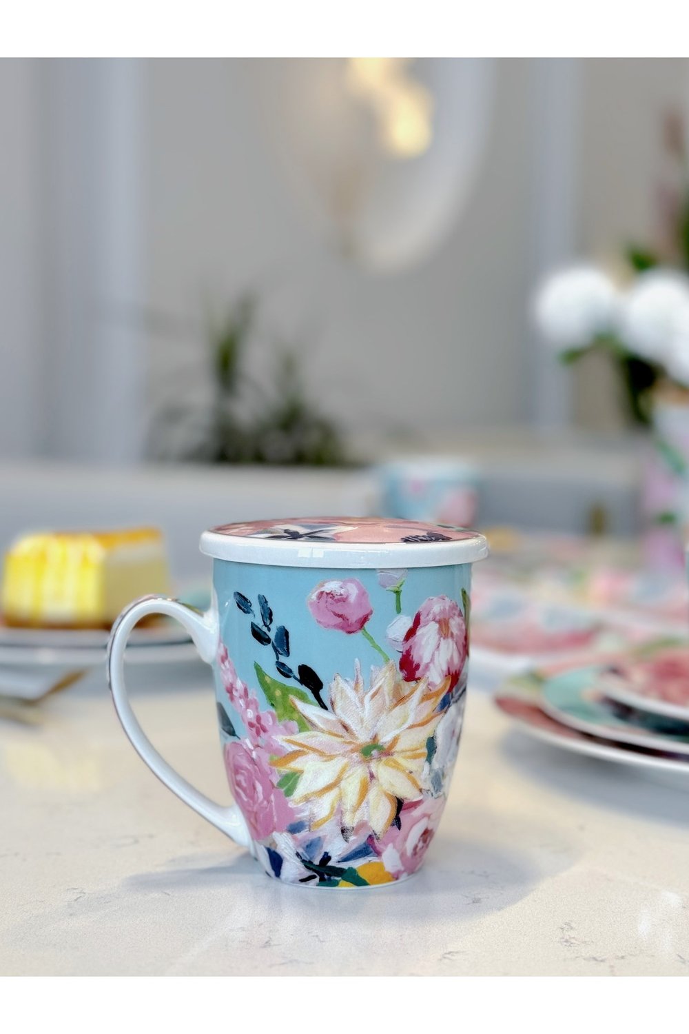 Peony Desenli Bone China Porselen Kapaklı Ve Süzegçli Kupa 570 ml