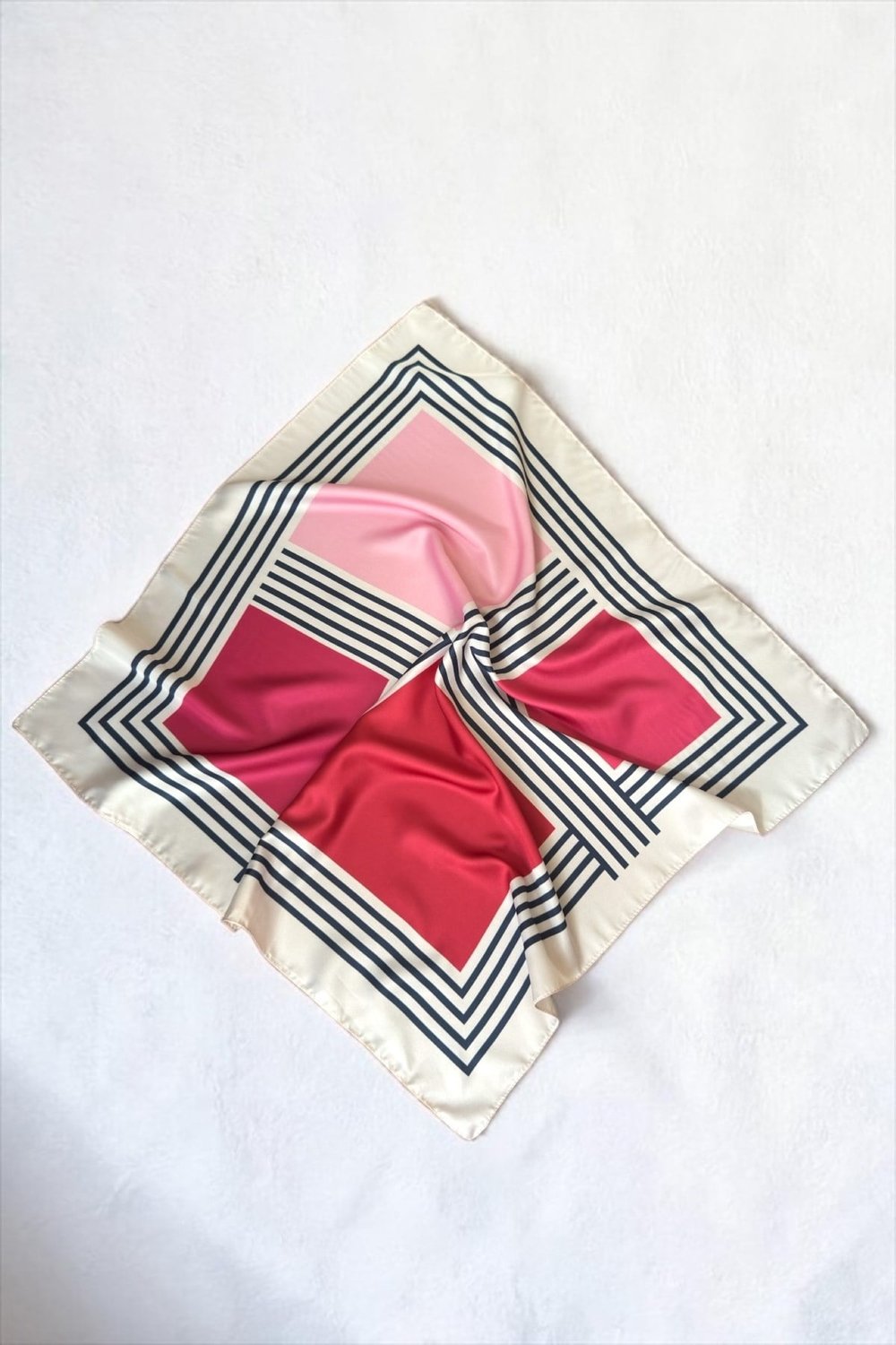 Pembe Tonlarında Çizgili 55*55 Fular