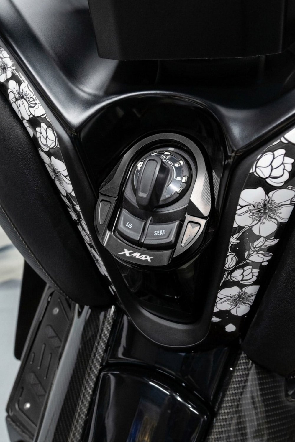 Yamaha Xmax Uyumlu Kontak Çerçevesi 2020-2026 Cnc Siyah
