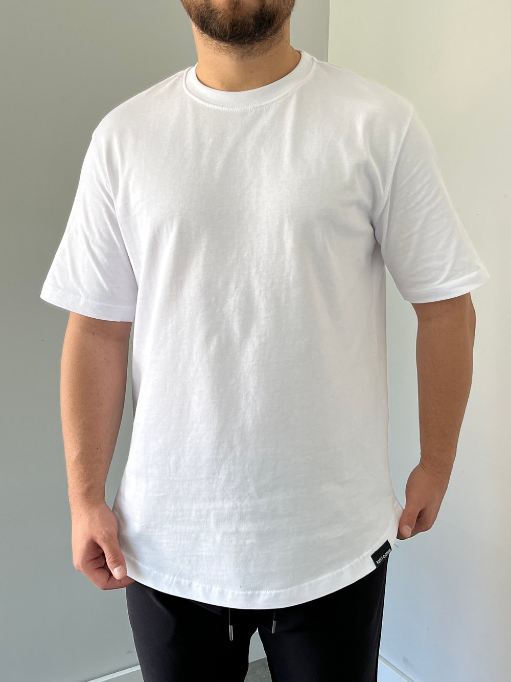 Oval Kesim Basic Beyaz Tişört