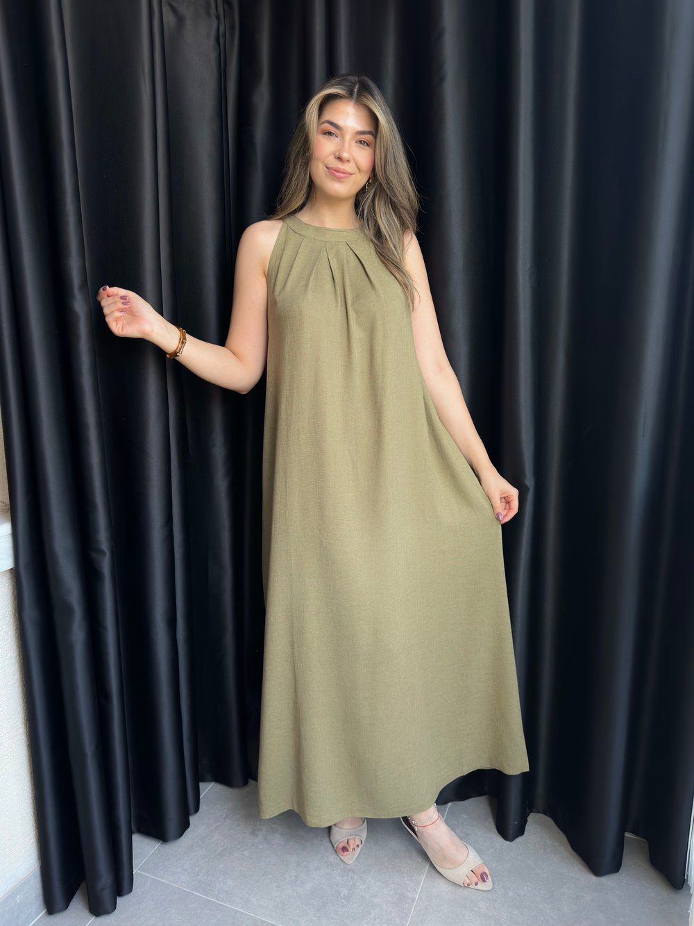Keten Haki Yeşili Halter Yaka Pileli Elbise 