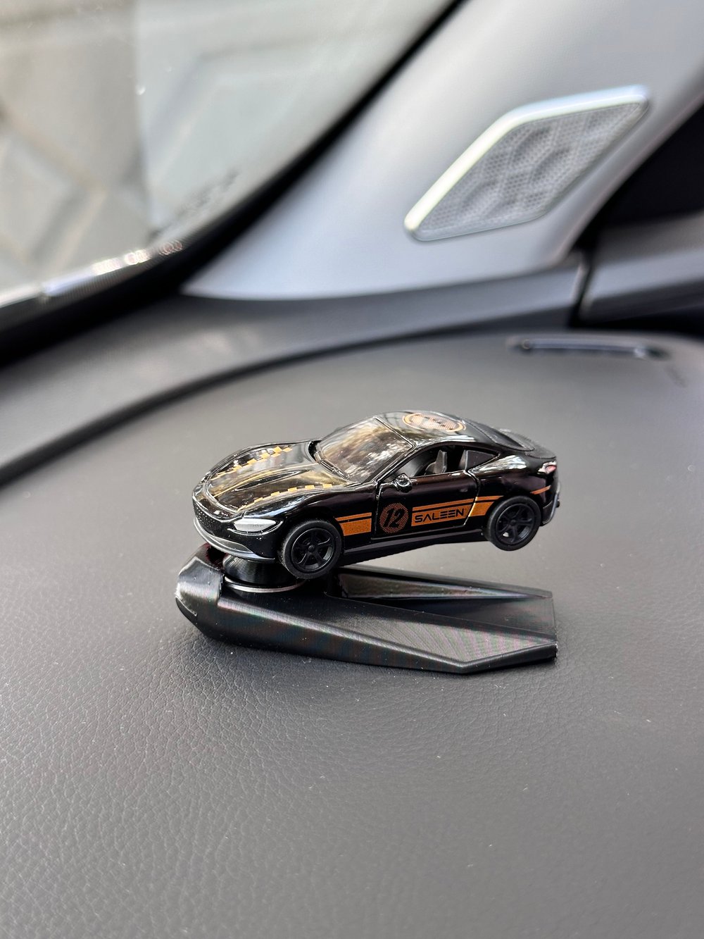 Aston Martin Siyah Racing Tasarımlı Diecast Model Torpido Drifter Seti Torpido Süsü