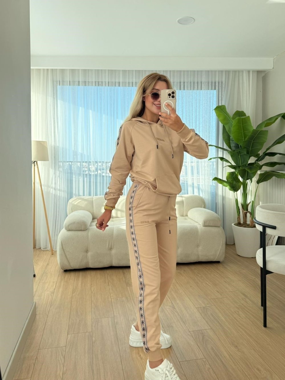 Girl kapşonlu kahverengi