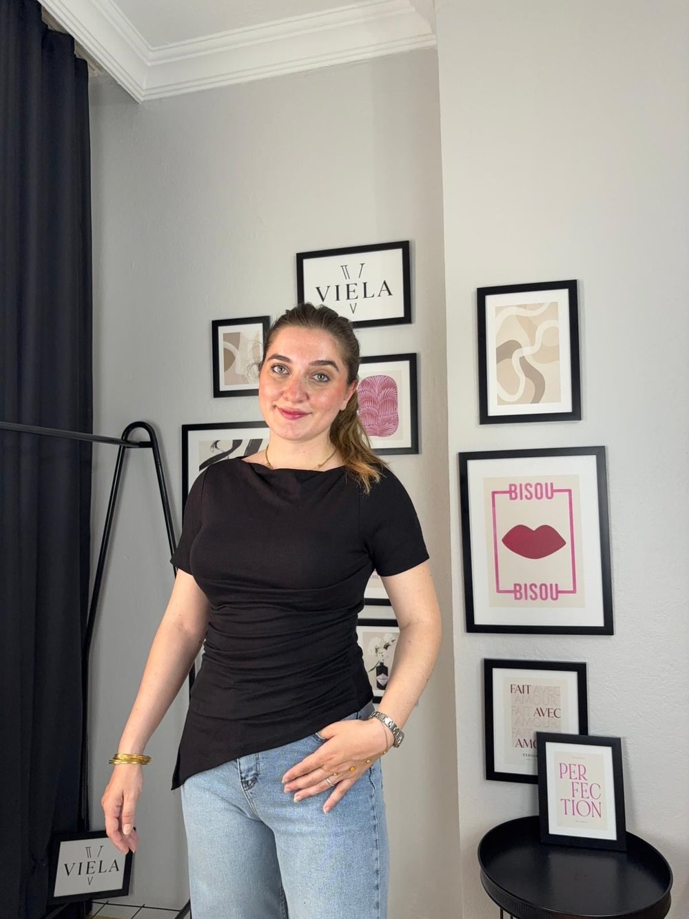Yanı Büzgülü Siyah Bluz