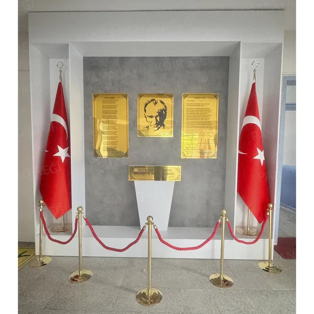 Atatürk Köşesi Seti Poz Model 09
