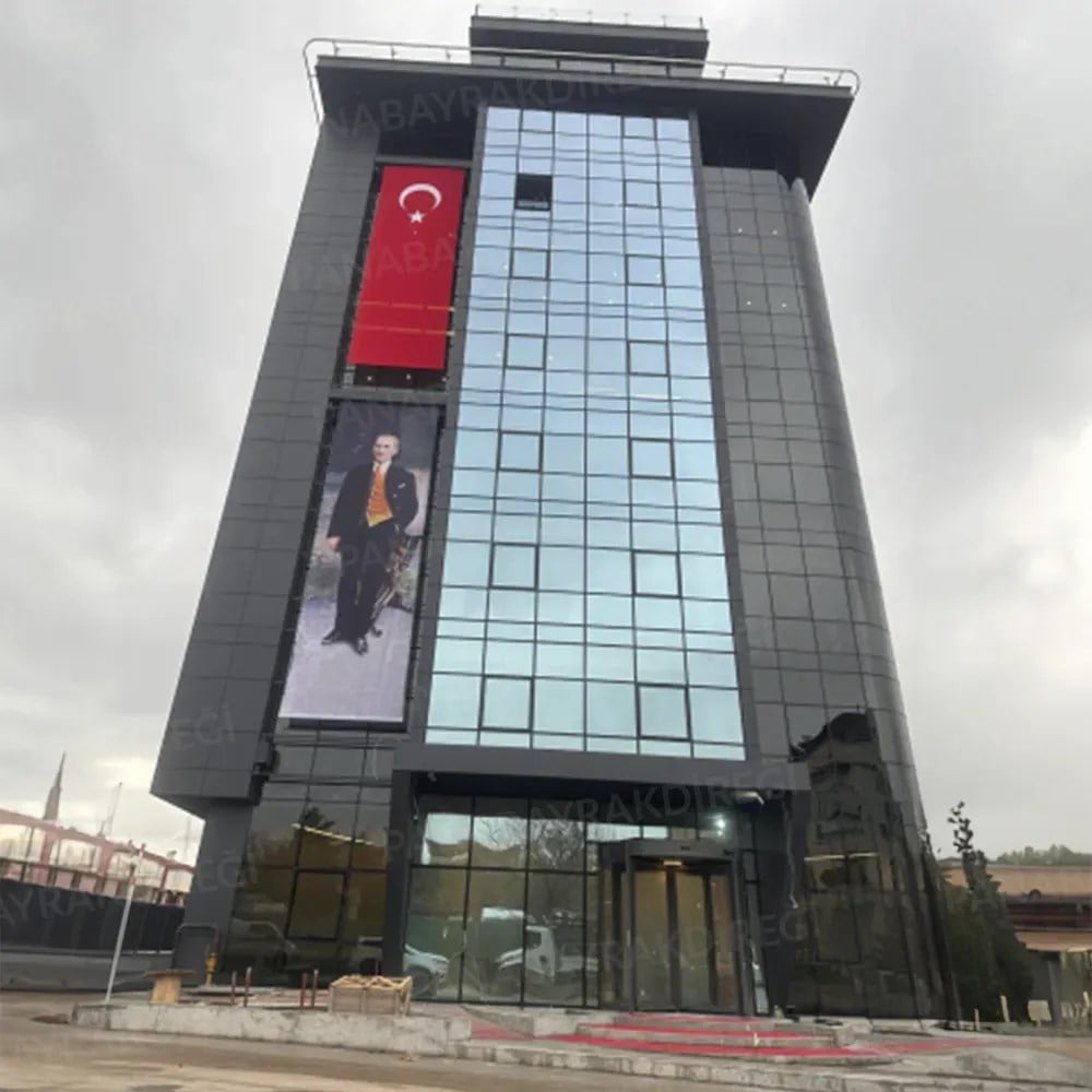 CEPHE BAYRAK ASMA SİSTEMİ OTOMATİK MOTORLU UZAKTAN KUMANDALI 300x450 CM