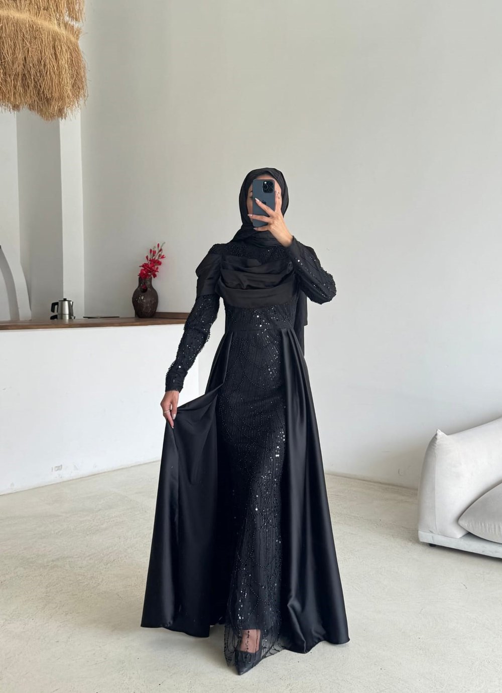 Eylül Abiye Siyah