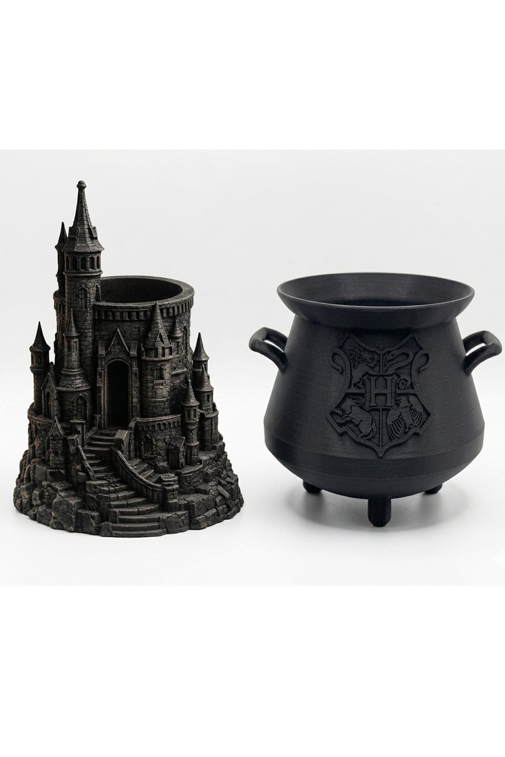 Hogwarts Temalı Masaüstü Dekorasyon Seti - Şato & Arma Kazan Kalemlik Düzenleyici (2'li Set)