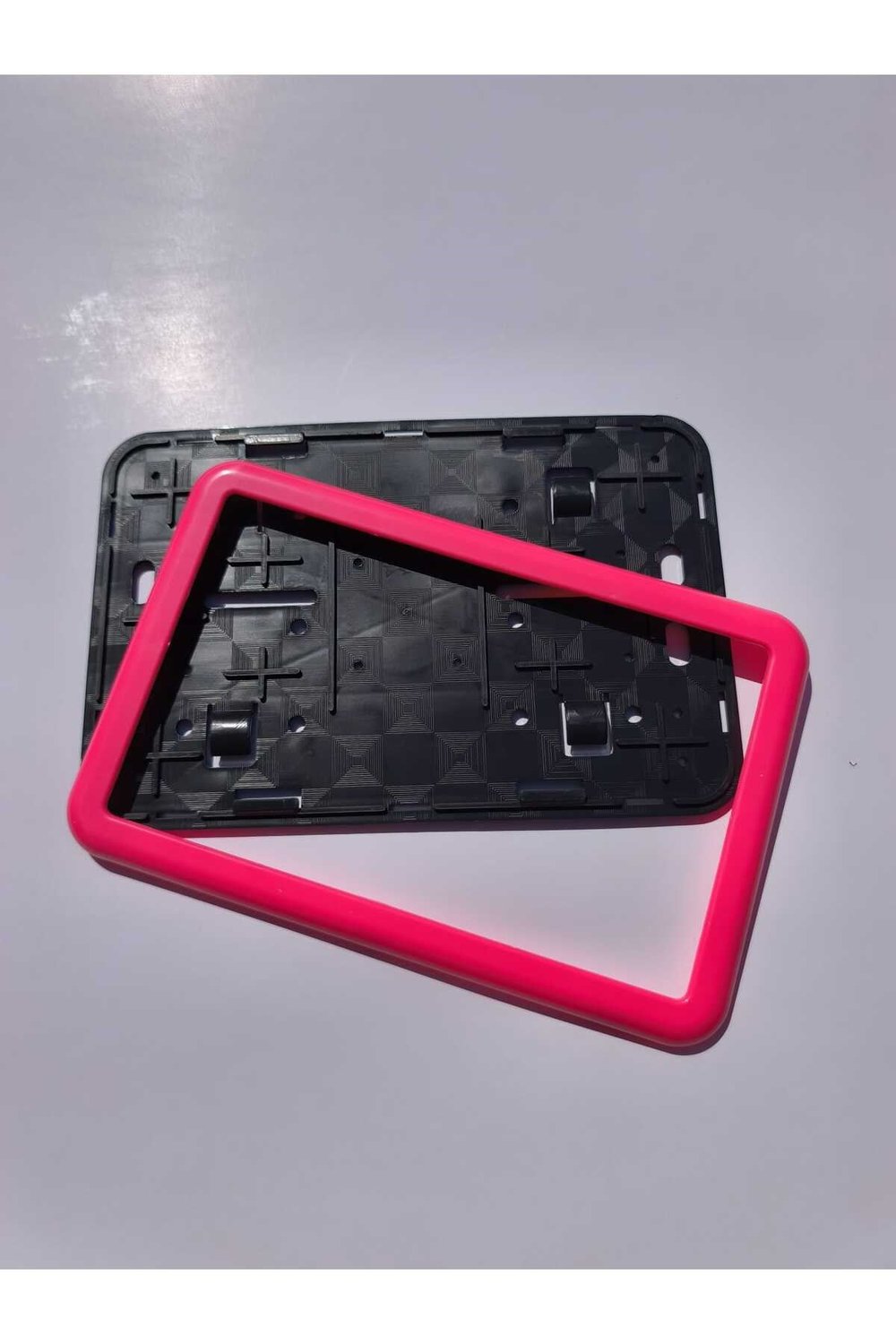 MOTOSİKLET ÇERÇEVELİ PLAKALIK PEMBE UNİVERSAL