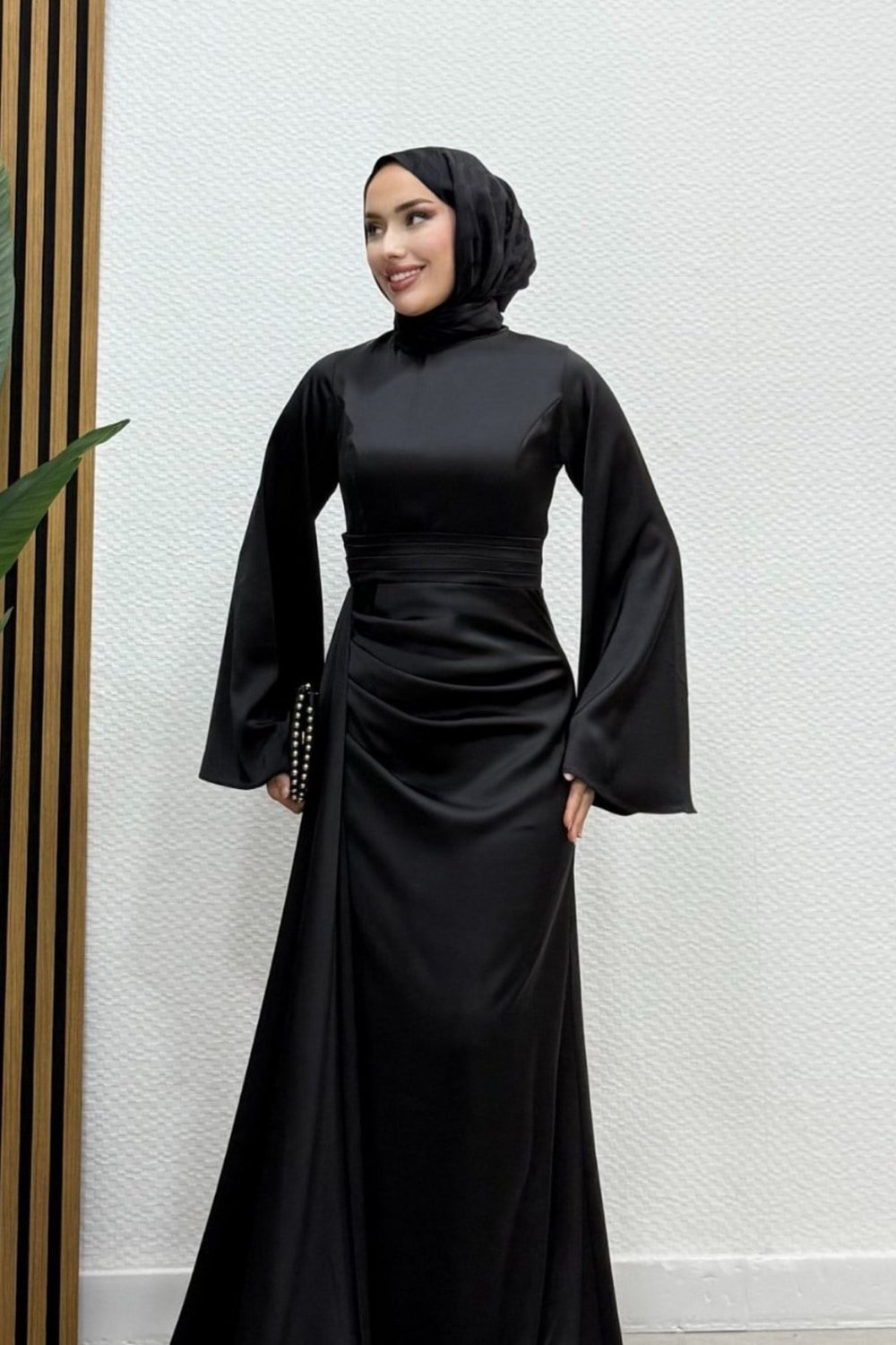 Kadın Arabella Pelerinli Saten Balık Abiye-Siyah