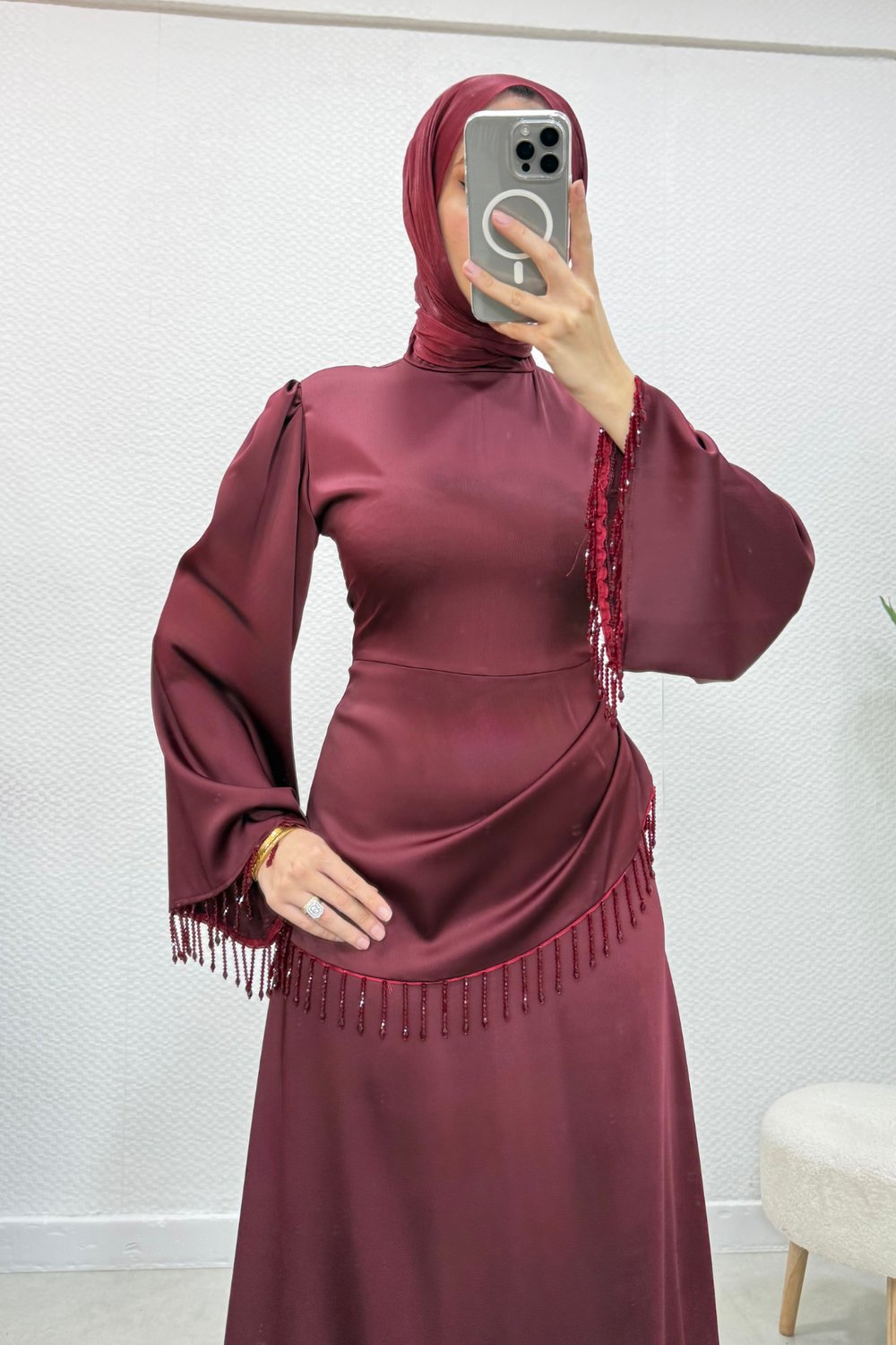 Sahra Taş Püsküllü Saten Kumaş Tesettür Abiye- Bordo