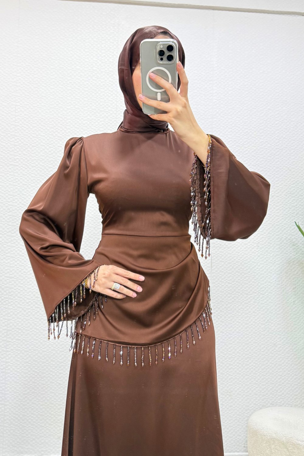 Sahra Taş Püsküllü Saten Kumaş Tesettür Abiye- Kahverengi