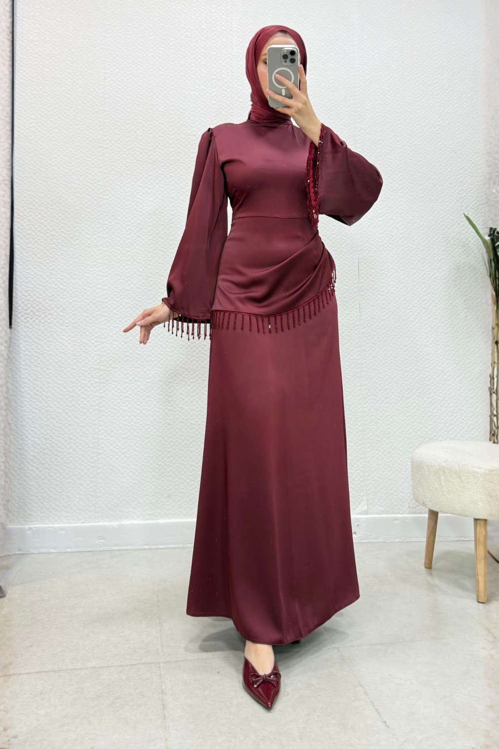 Sahra Taş Püsküllü Saten Kumaş Tesettür Abiye- Bordo