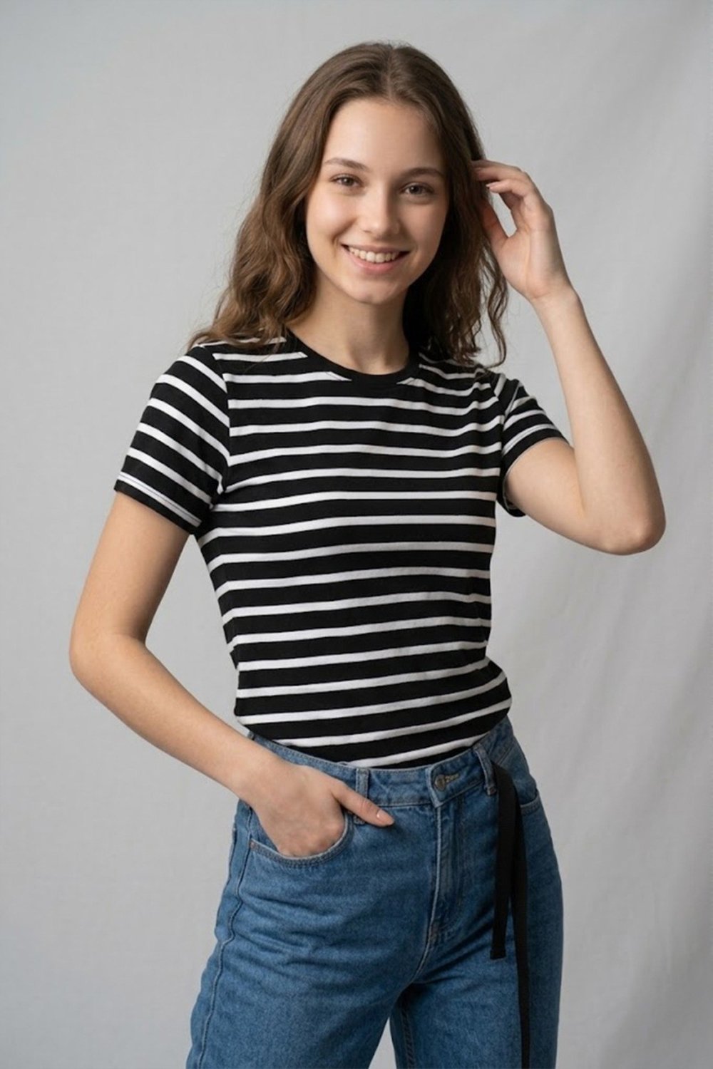 Kadın Slim Fit Dar Kesim Siyah Beyaz Çizgili Kısa Kollu Tişört