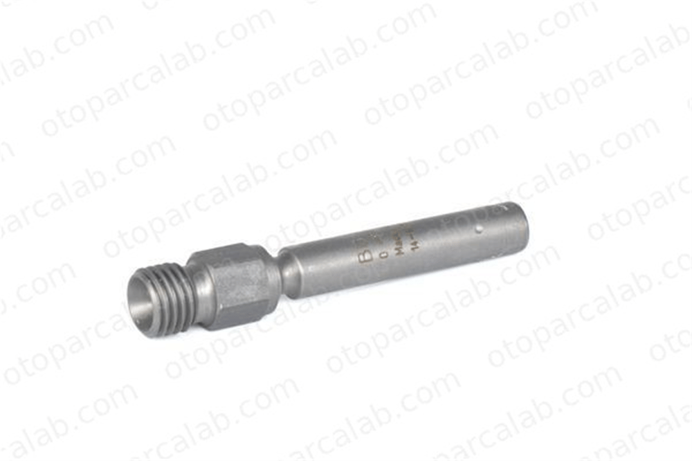 BOSCH 0 437 502 007 Enjektör AUDI 80 B1 Sedan RENAULT 5 437502007 0 437 502 007