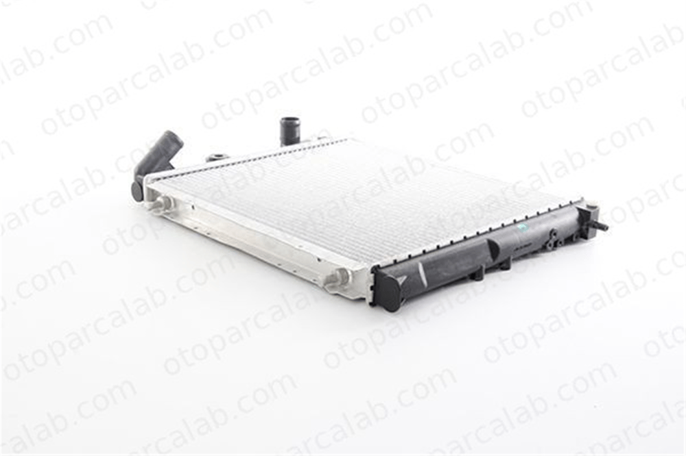 BSG 17-520-001 Su Radyatörü RENAULT TRAFIC Panelvan/Van 19 II 7701395093 7700784039
